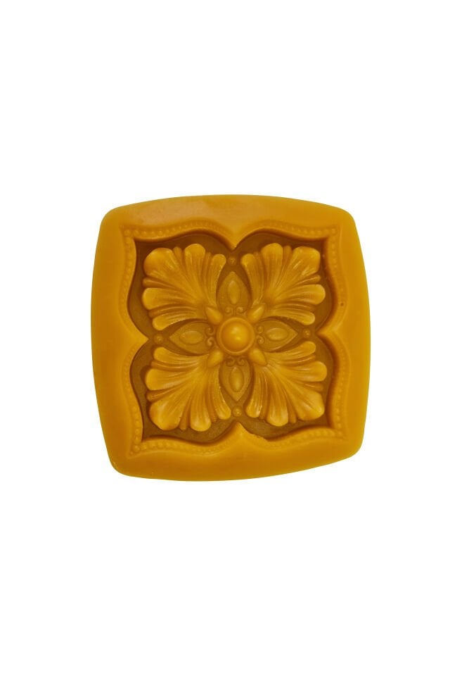 Desenli Kare Balmumu Biblo